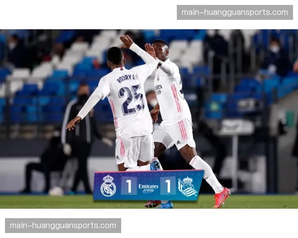 “西甲：皇家社会0-1比利亚雷亚尔，莫雷诺点射致胜”